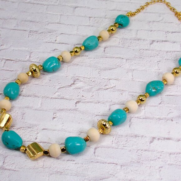 Turquoise stone necklace mixed with white wood beads and gold beads. - Picture 6 of 12